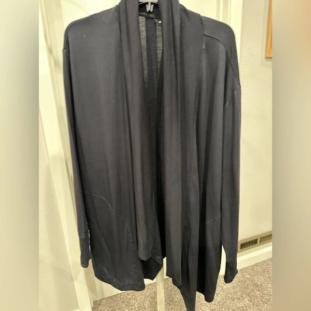 Athleta Women’s Black Pranayama Restore Wrap Sz. XL - NWT - Picture 5 of 9